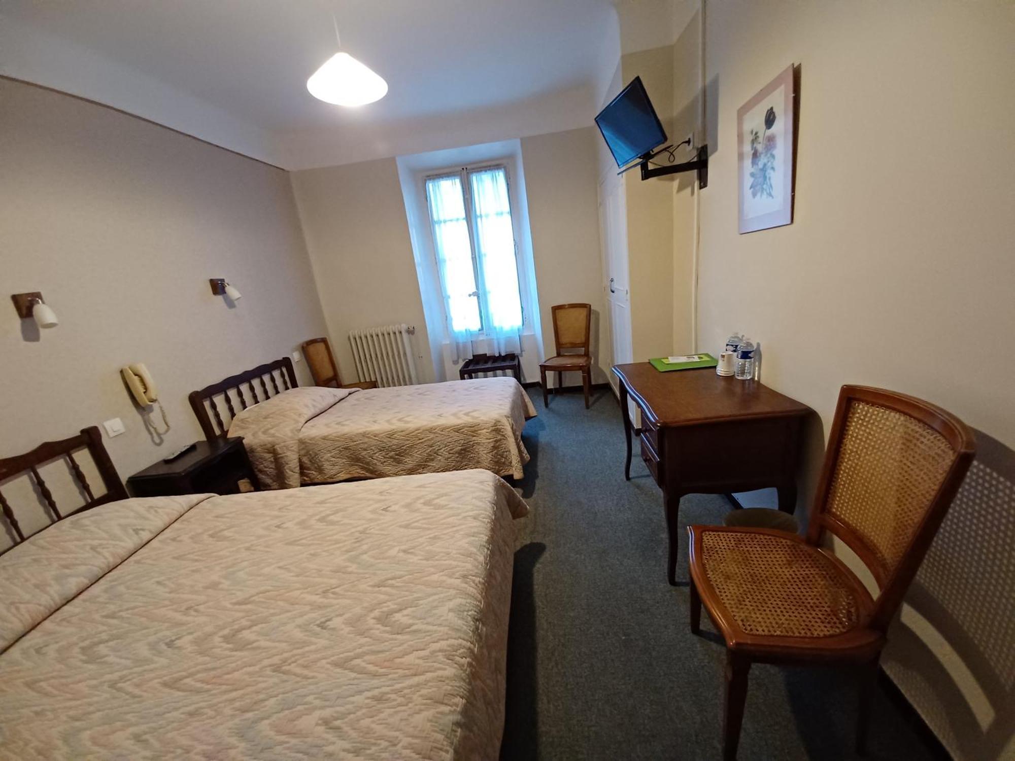 Logis Hotel Du Pont D'Or บาร์โฌลส์ ภายนอก รูปภาพ